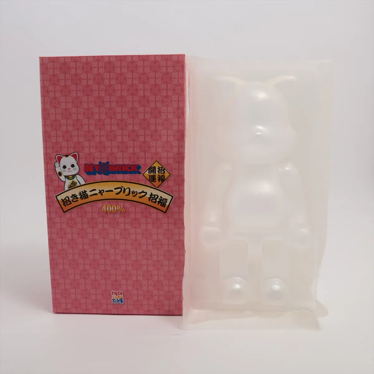 BearBrick Figurine 400% Plastic Maneki-neko Meow Brick White