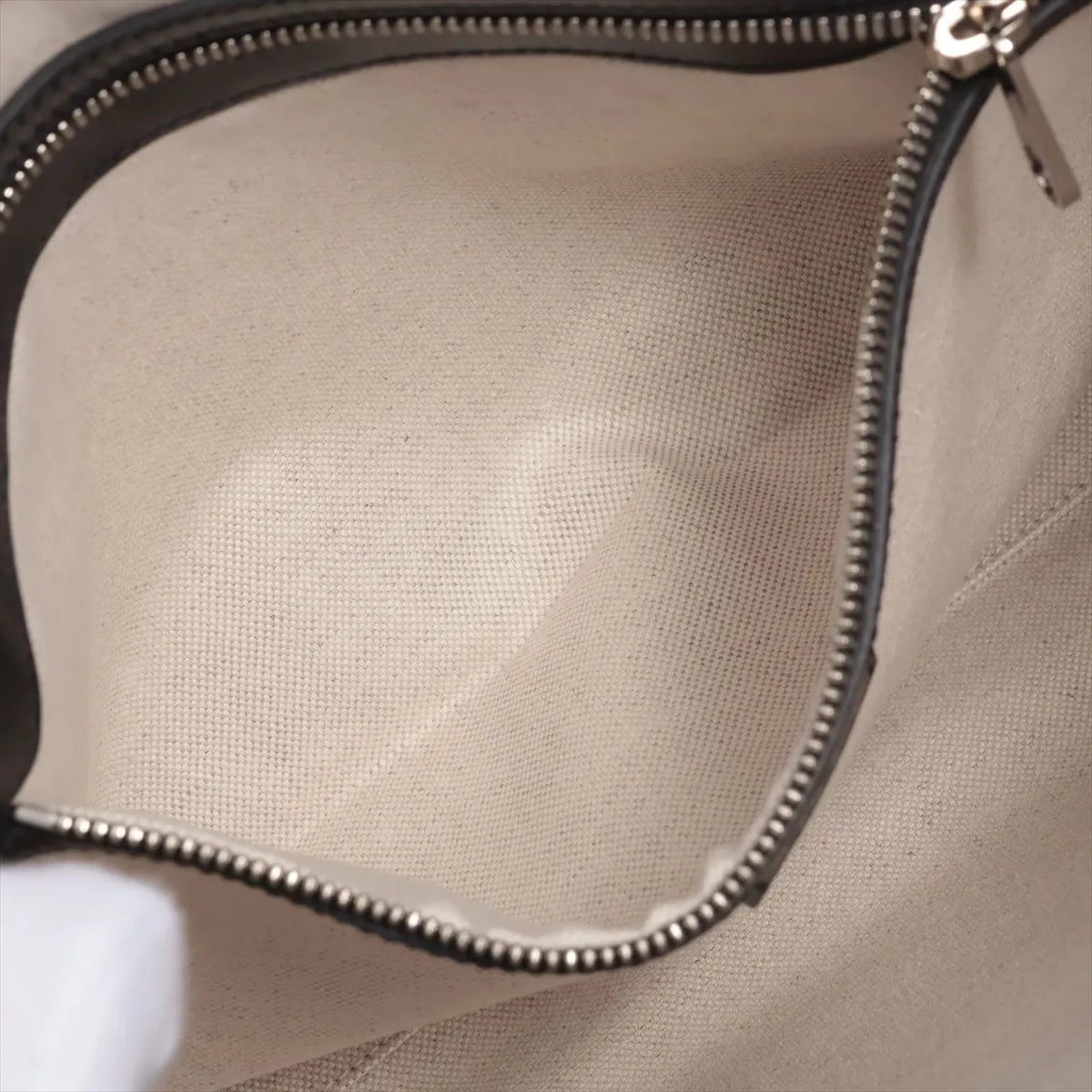 Gucci GG Embossed Leather Two-Way Shoulder Bag Black