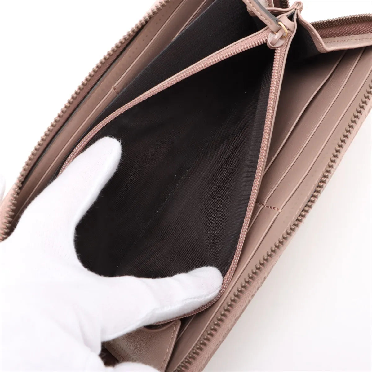 Gucci GG Marmont Chevron Leather Zippy Long Wallet Pink Beige