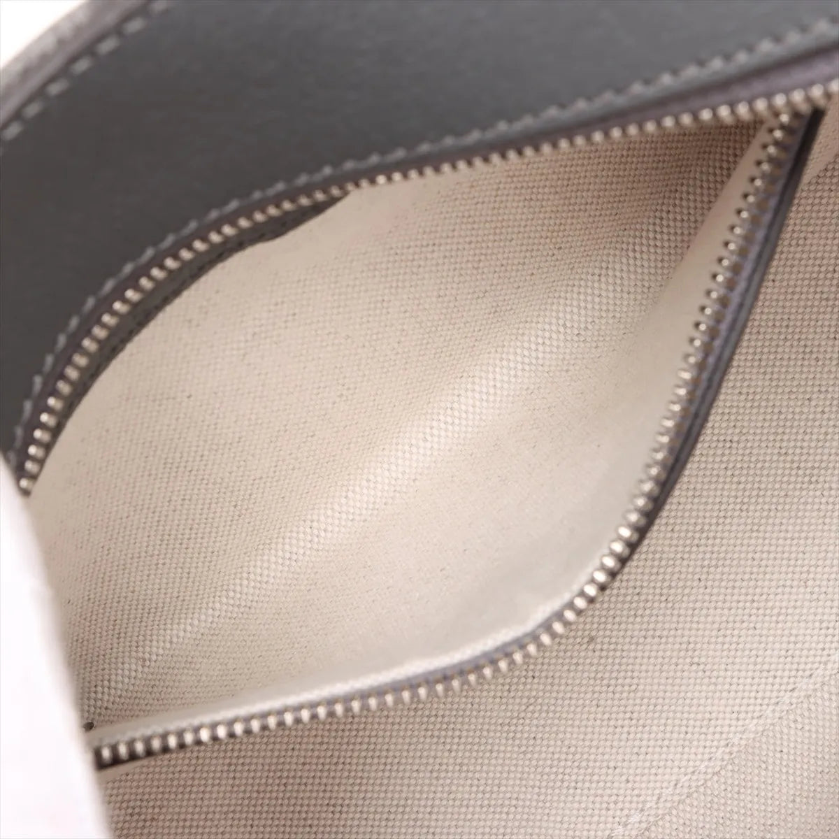 Gucci GG Supreme Leather Shoulder Bag Gray