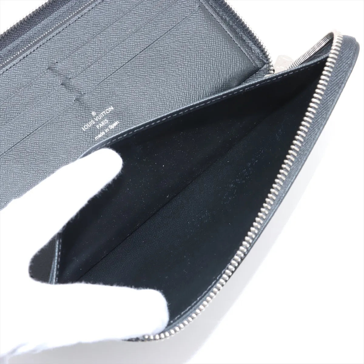 Louis Vuitton Taiga Zippy Organiser Long Wallet