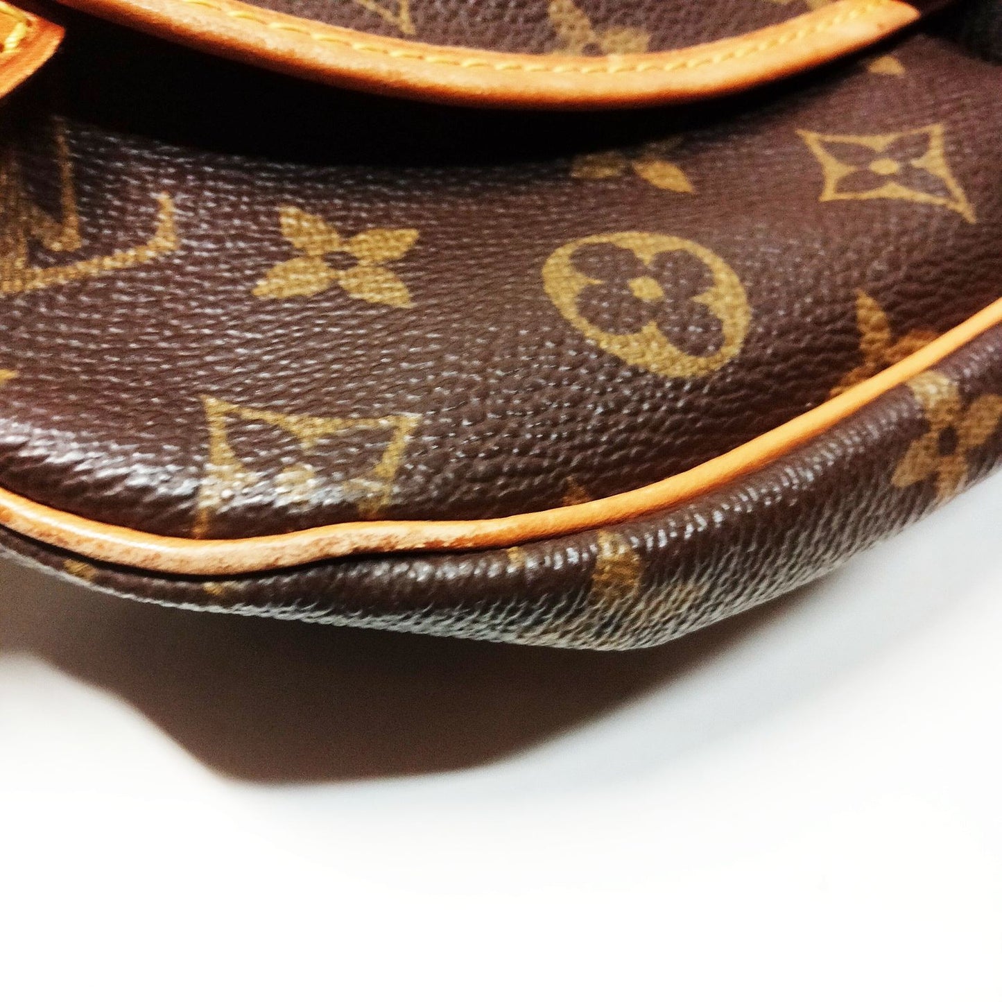 Louis Vuitton Monogram Saumur 30
