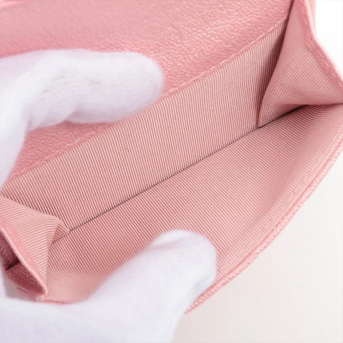 Chanel CC Logo Matelasse Caviar Skin Trifold Wallet Pink
