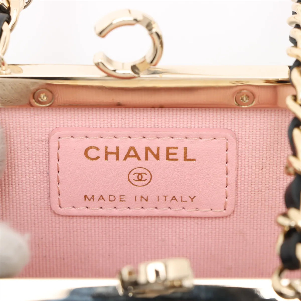 Chanel CC Logo Kisslock Matelasse Lambskin Chain Shoulder Bag Black