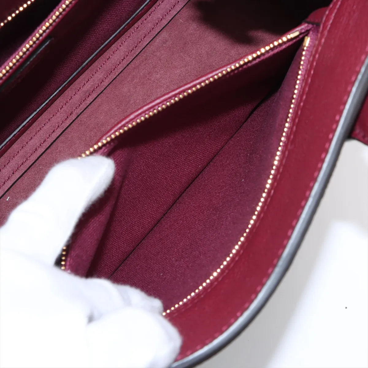 Gucci Hook-closure Medium Leather Two-Way Handbag Bordeaux