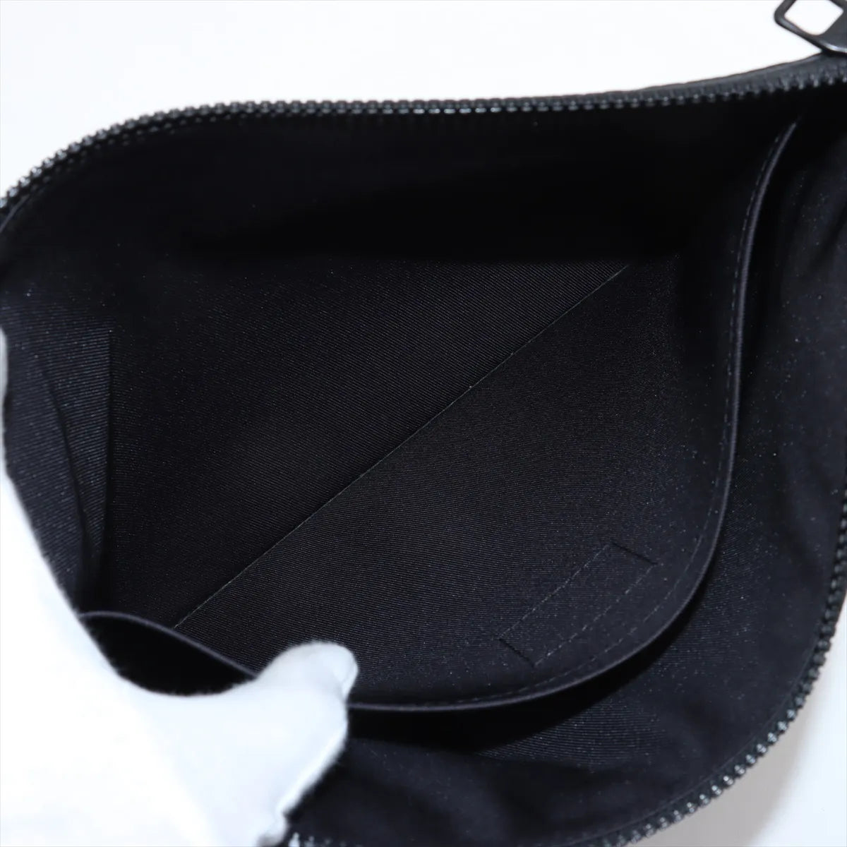 Louis Vuitton Monogram Taurillon A4 Pochette Black