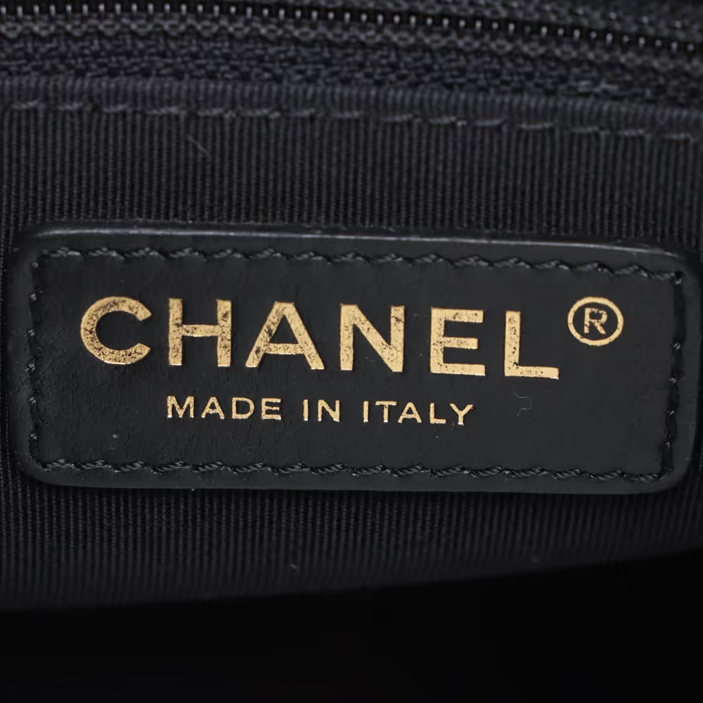Chanel CC Logo Matelasse Lambskin Chain Shoulder Bag Black