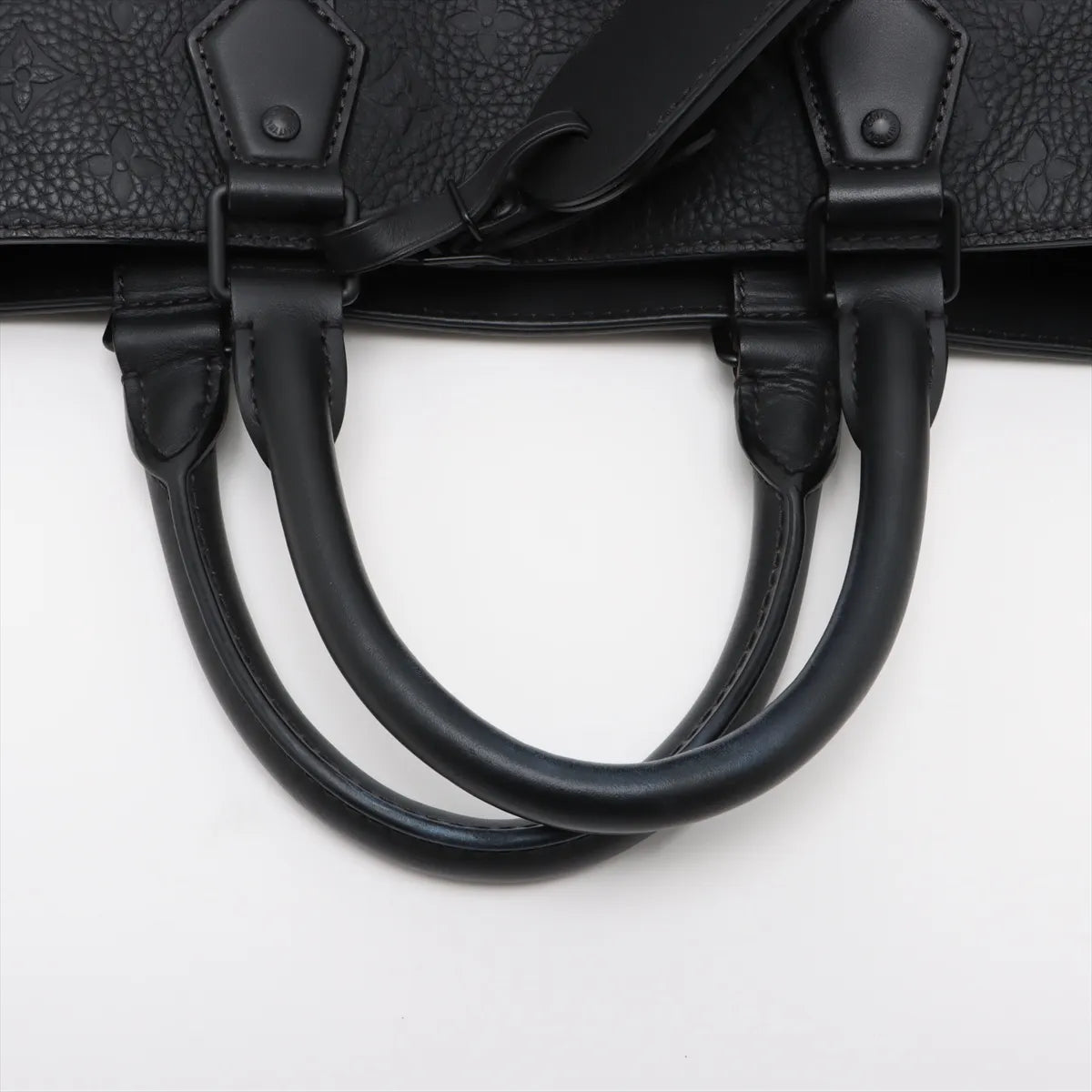 Louis Vuitton Taurillon Monogram Sac Plat 24H Black