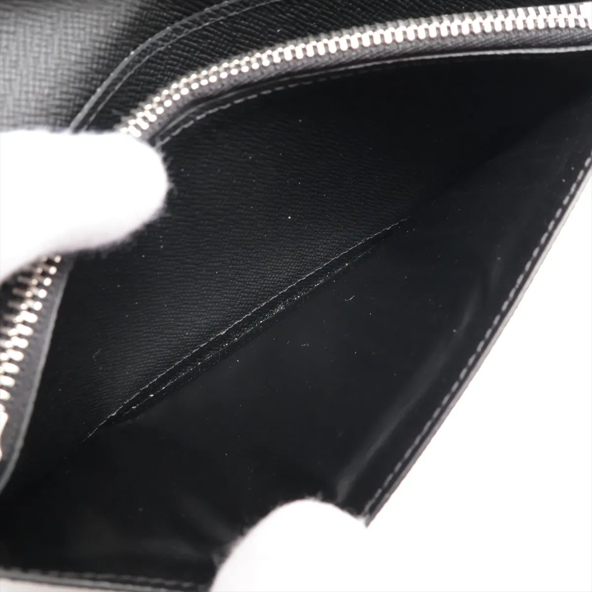 Louis Vuitton Taiga Brazza Long Wallet Black