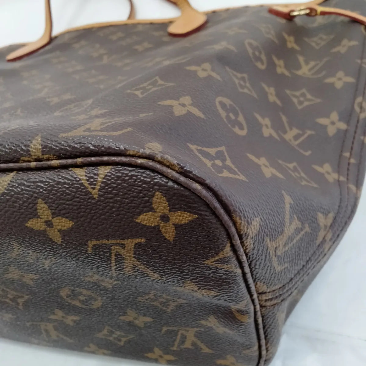Louis Vuitton Monogram Neverfull MM Tote Bag Fuchsia