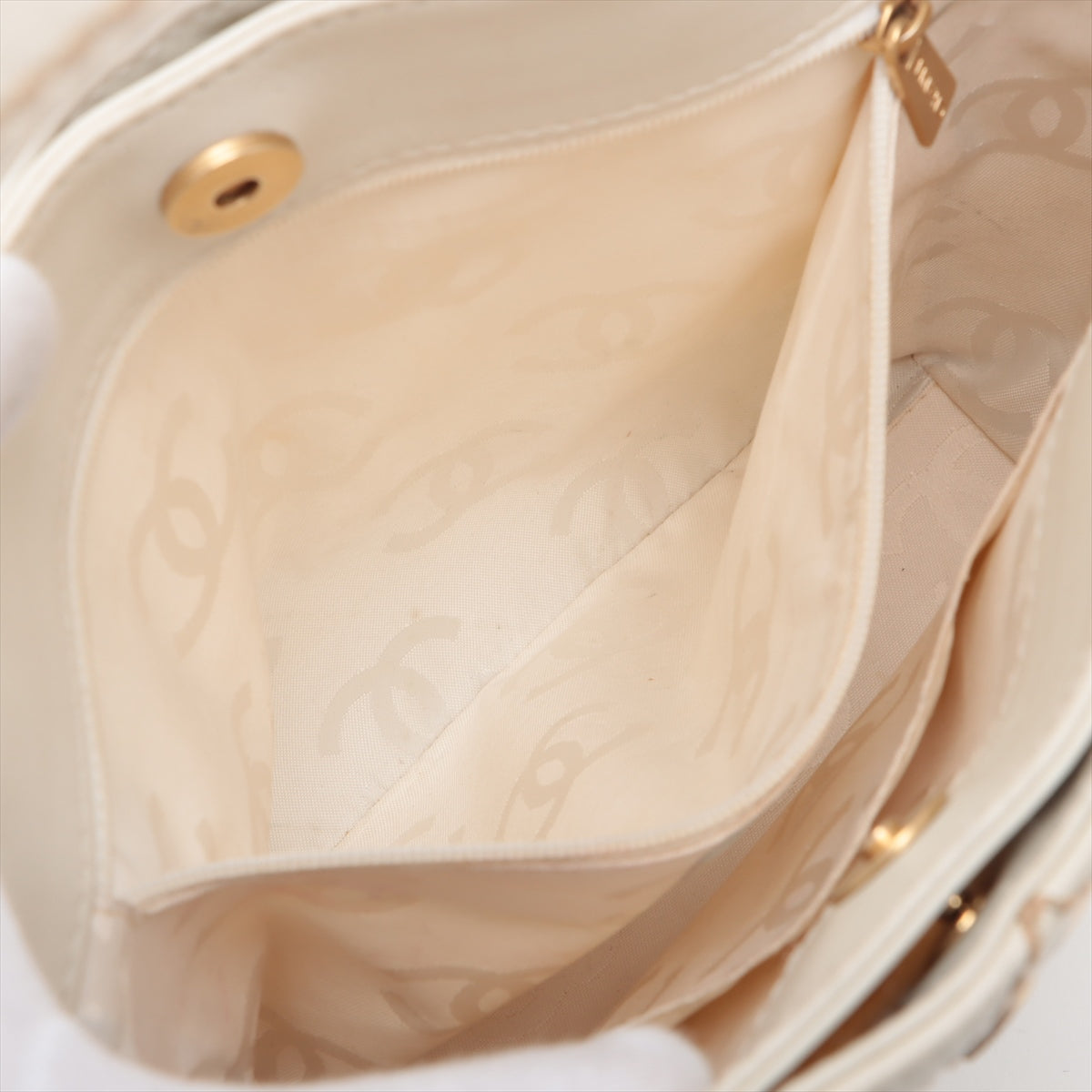 Chanel CC Logo Wild Stitch Leather Handbag White * PREORDER *