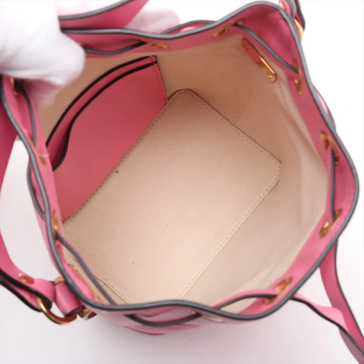 Valentino Garavani Bucket Shoulder Bag Pink
