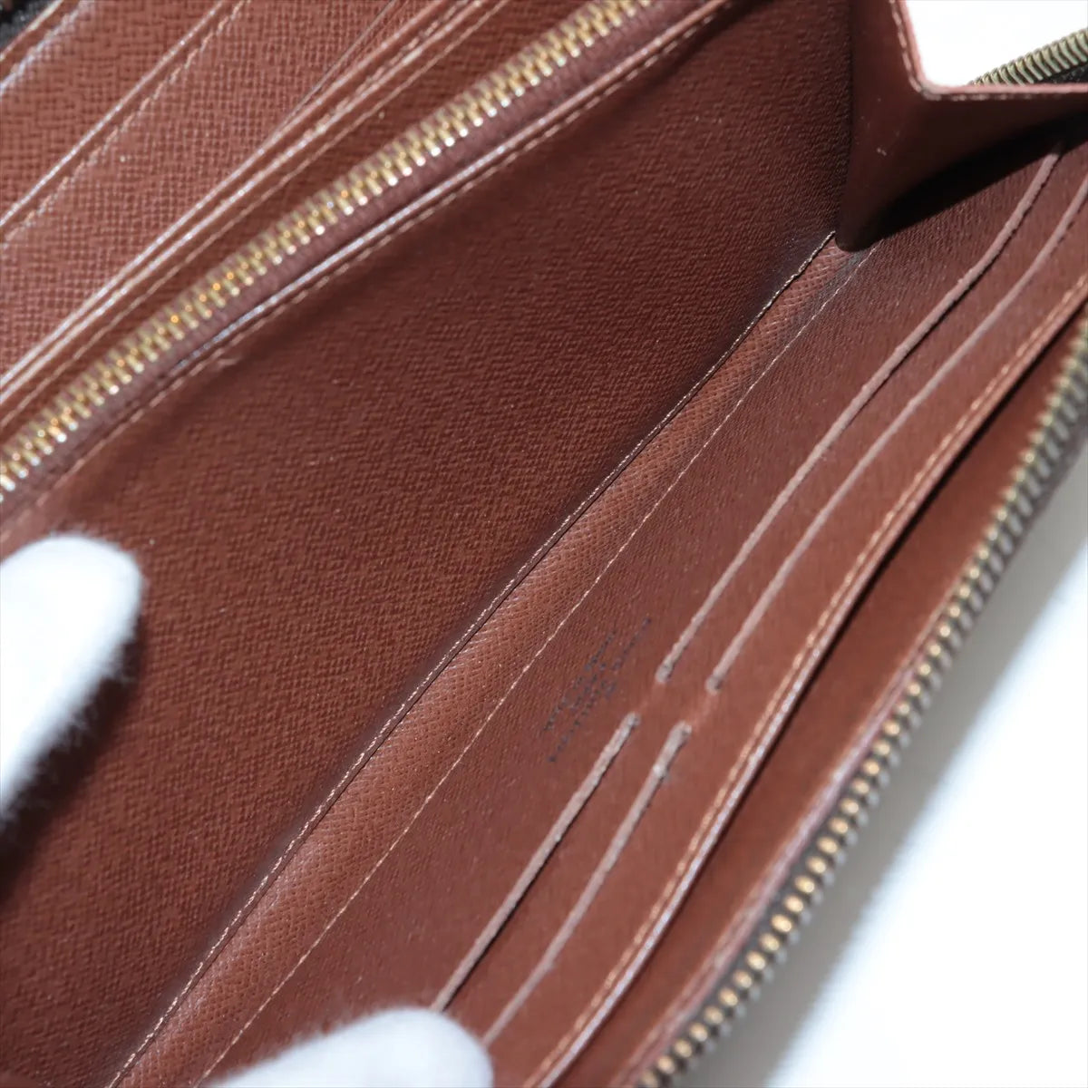Louis Vuitton Monogram Zippy Wallet