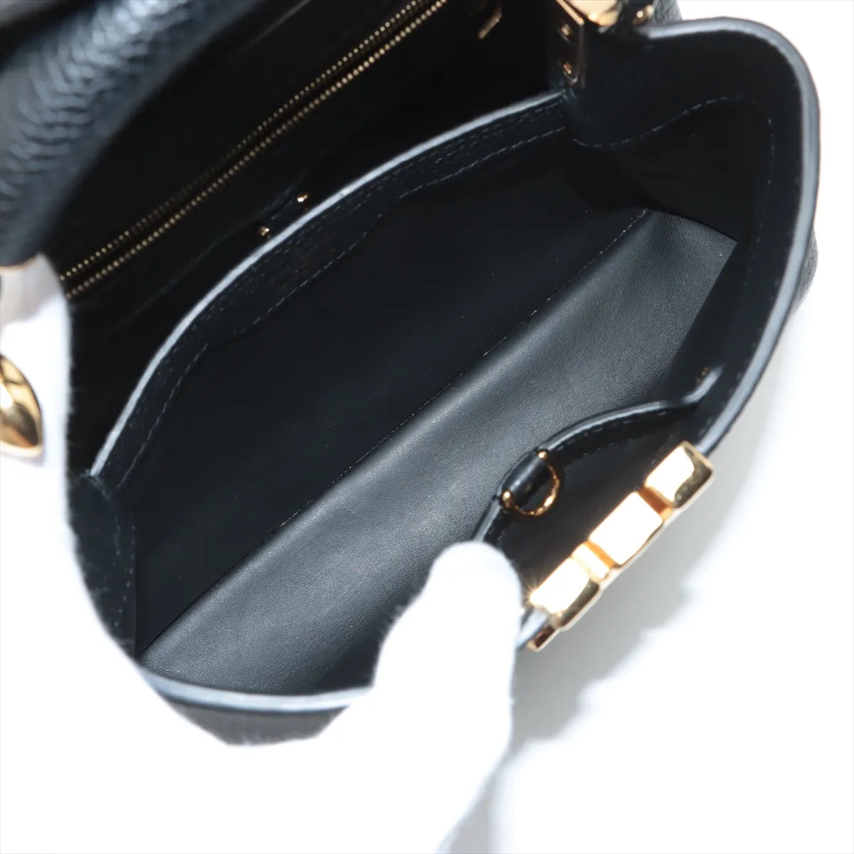 Louis Vuitton Capucines BB Black
