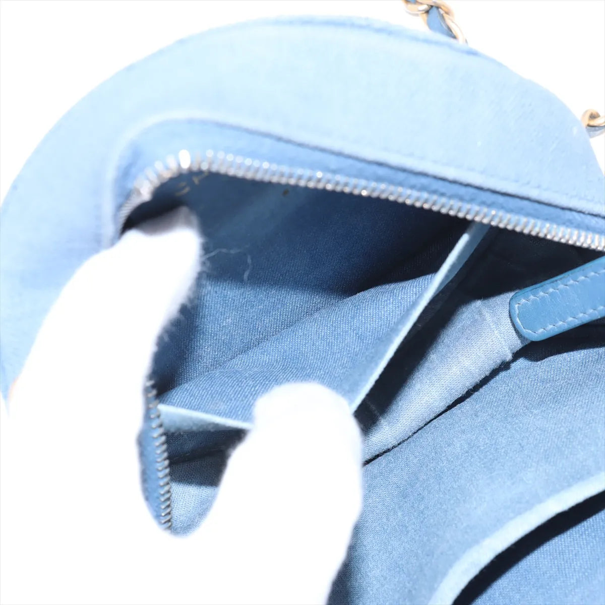 Top rated Chanel CC Logo Matelasse Denim Chain Round Shoulder Bag Blue