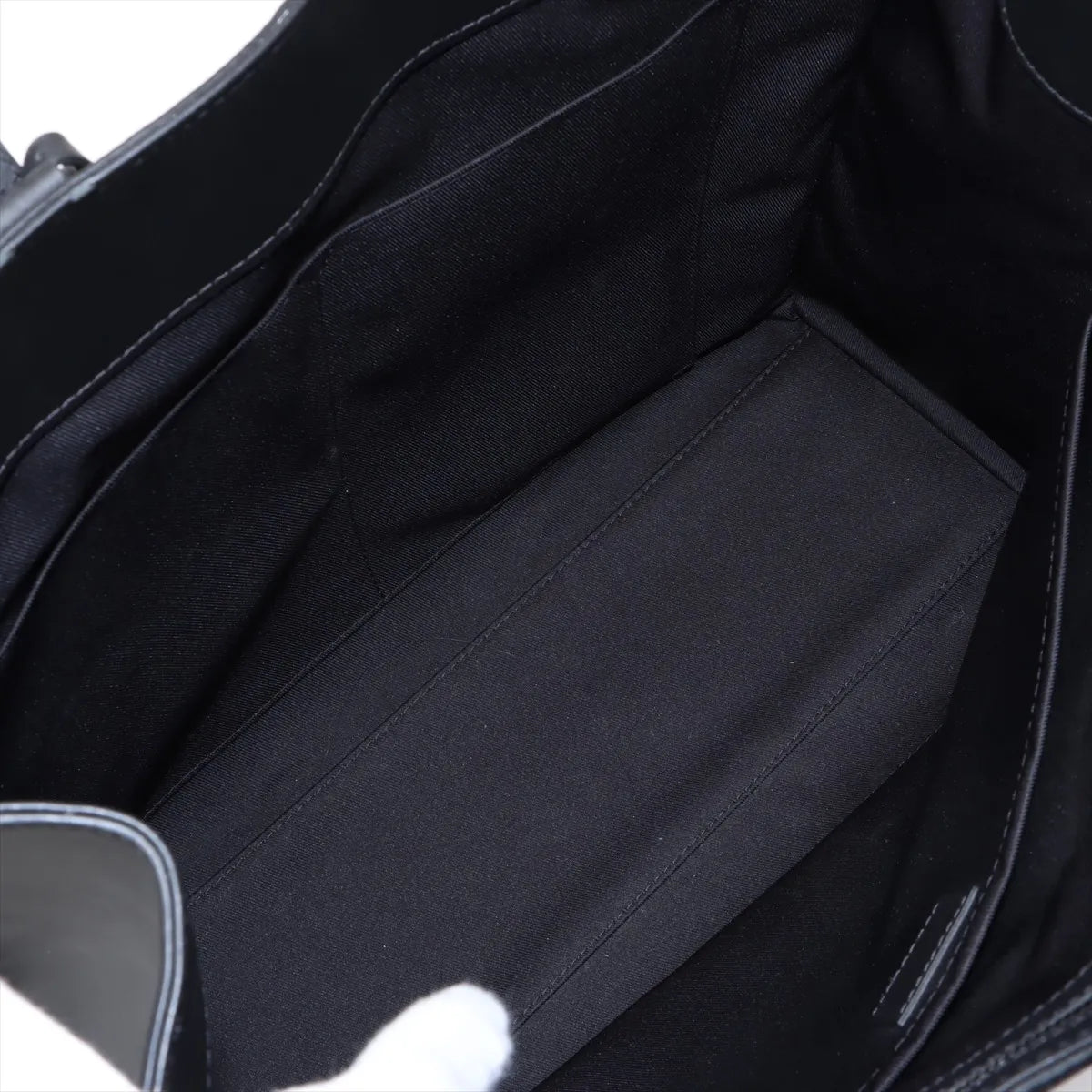 Louis Vuitton Taurillon Monogram Sac Plat 24H Black