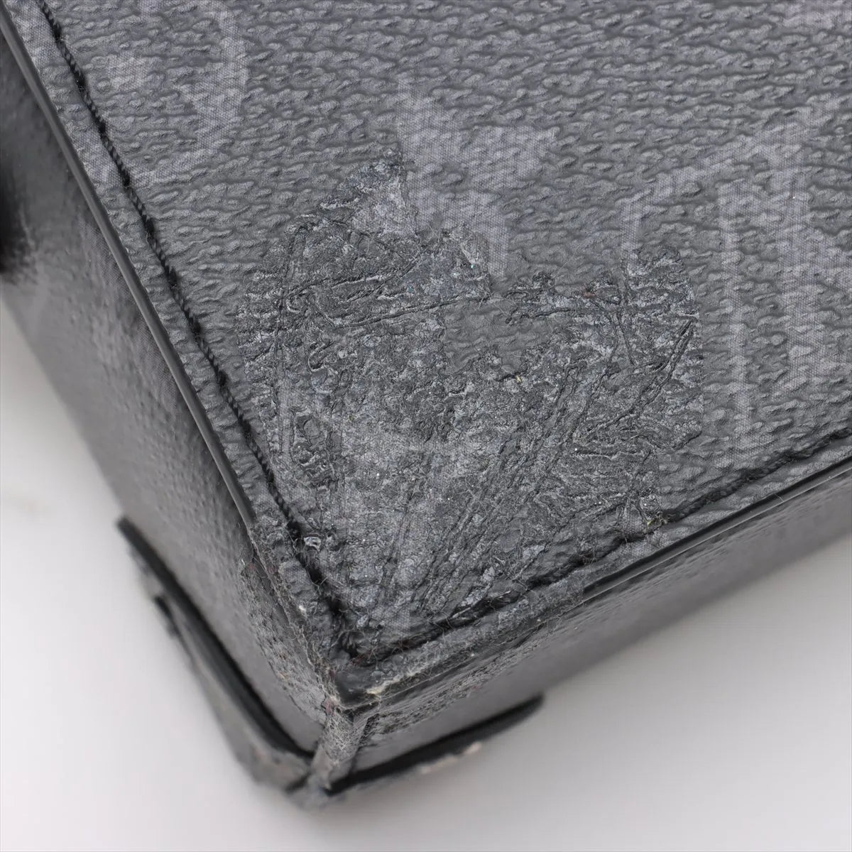 Louis Vuitton Monogram Eclipse Steamer Wearable Wallet