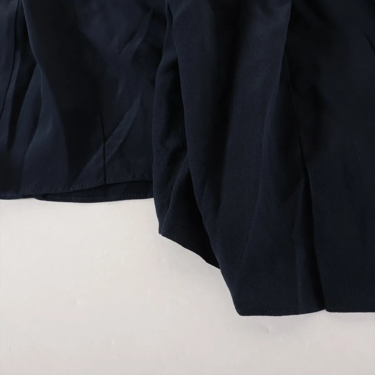 Chanel Flower Cut-out Silk Short Pants Navy Blue