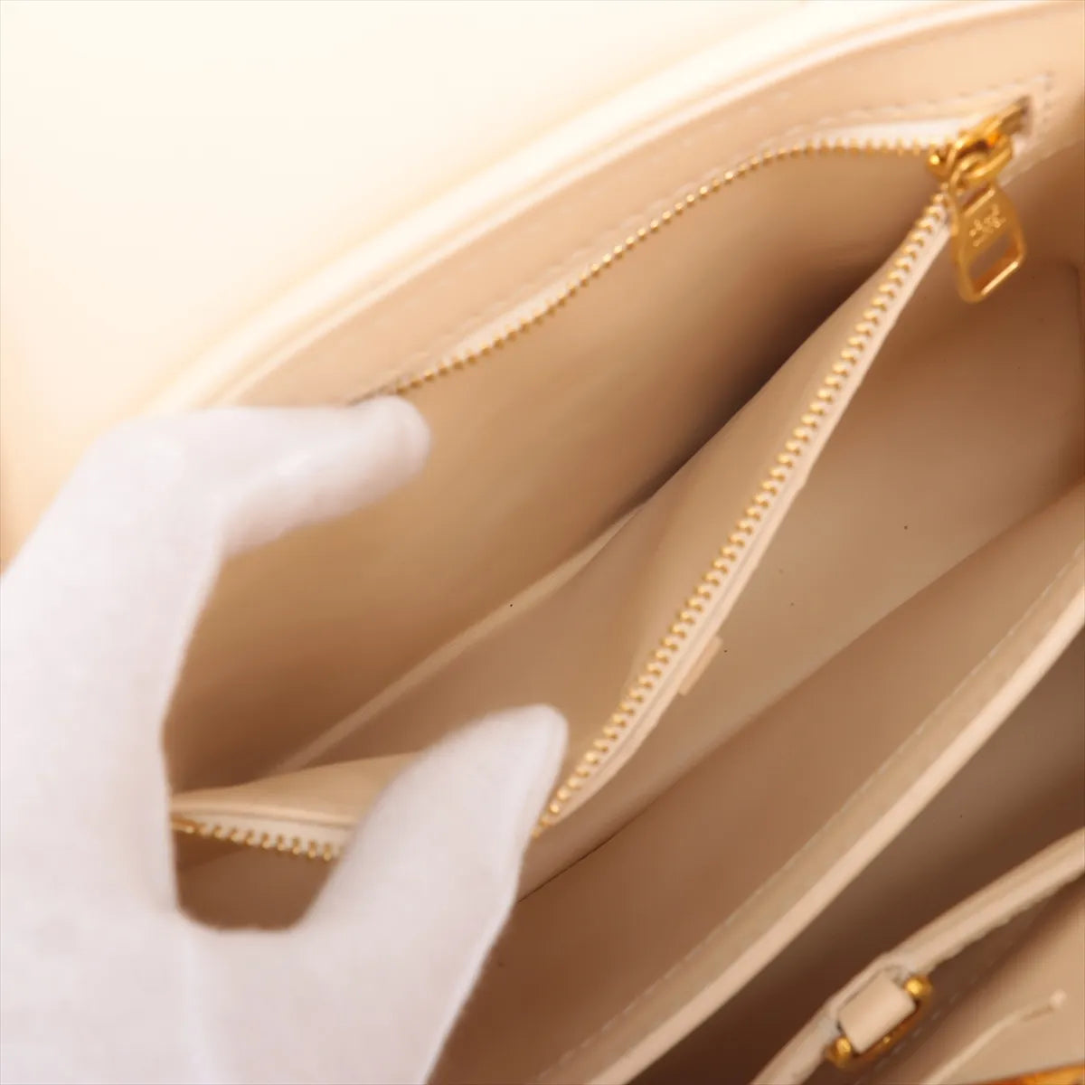 Louis Vuitton Quilted Capucines BB Beige *PREORDER*