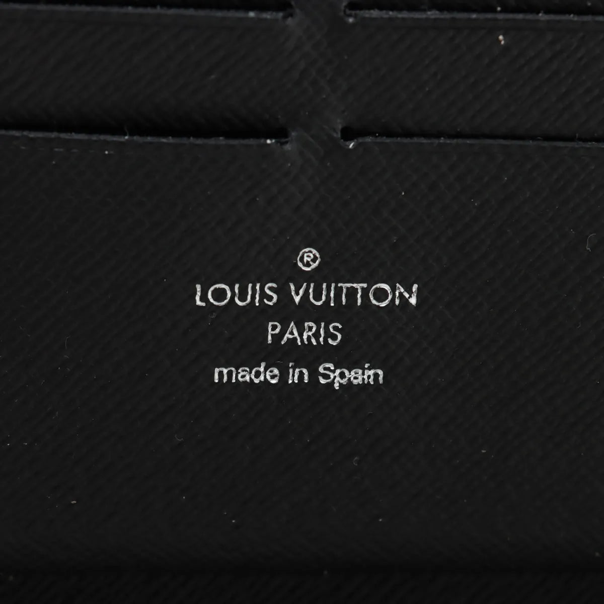 Louis Vuitton Taiga Zippy Organiser Long Wallet