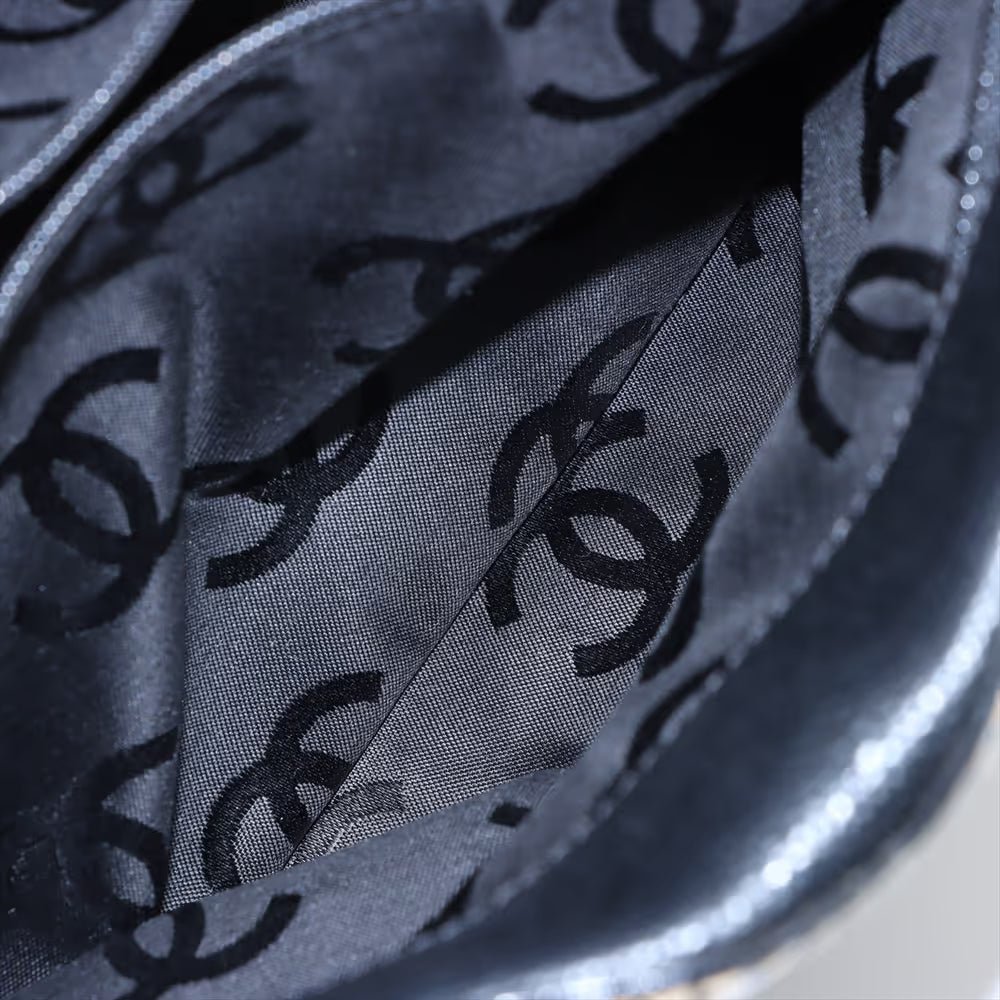 Chanel CC Logo Caviar Skin Handbag Black