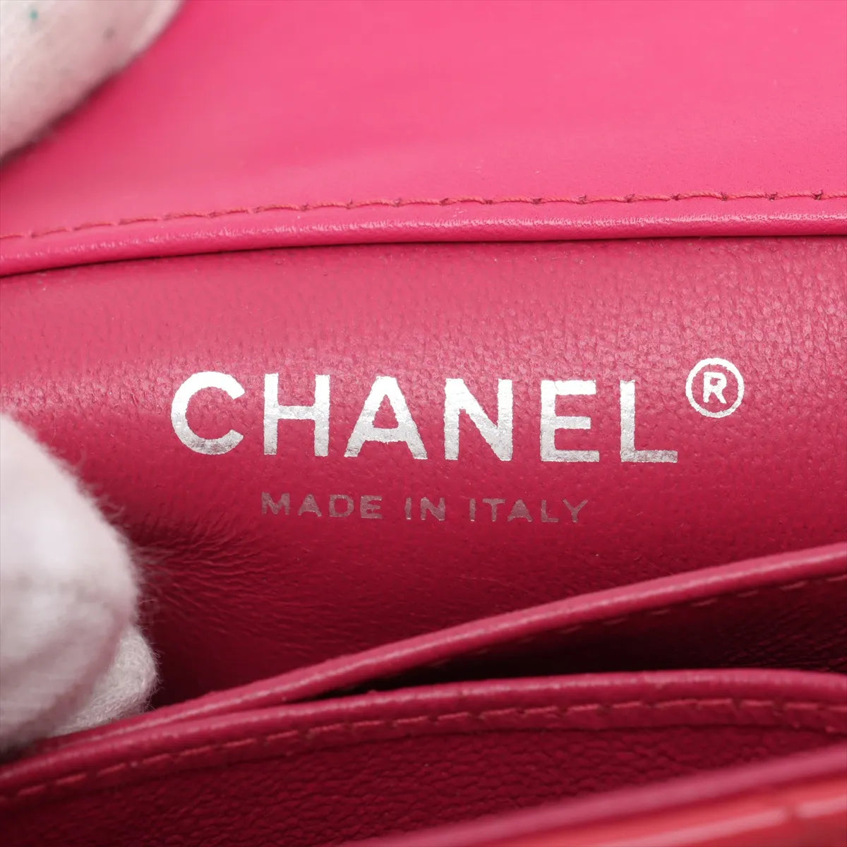 Chanel CC Logo Mini Matelasse 17 Patent Leather Single Flap Single Chain Bag Hot Pink