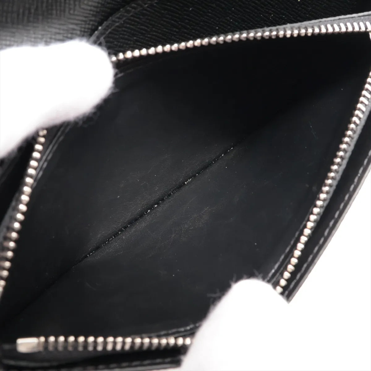 Louis Vuitton Taiga Brazza Long Wallet Black