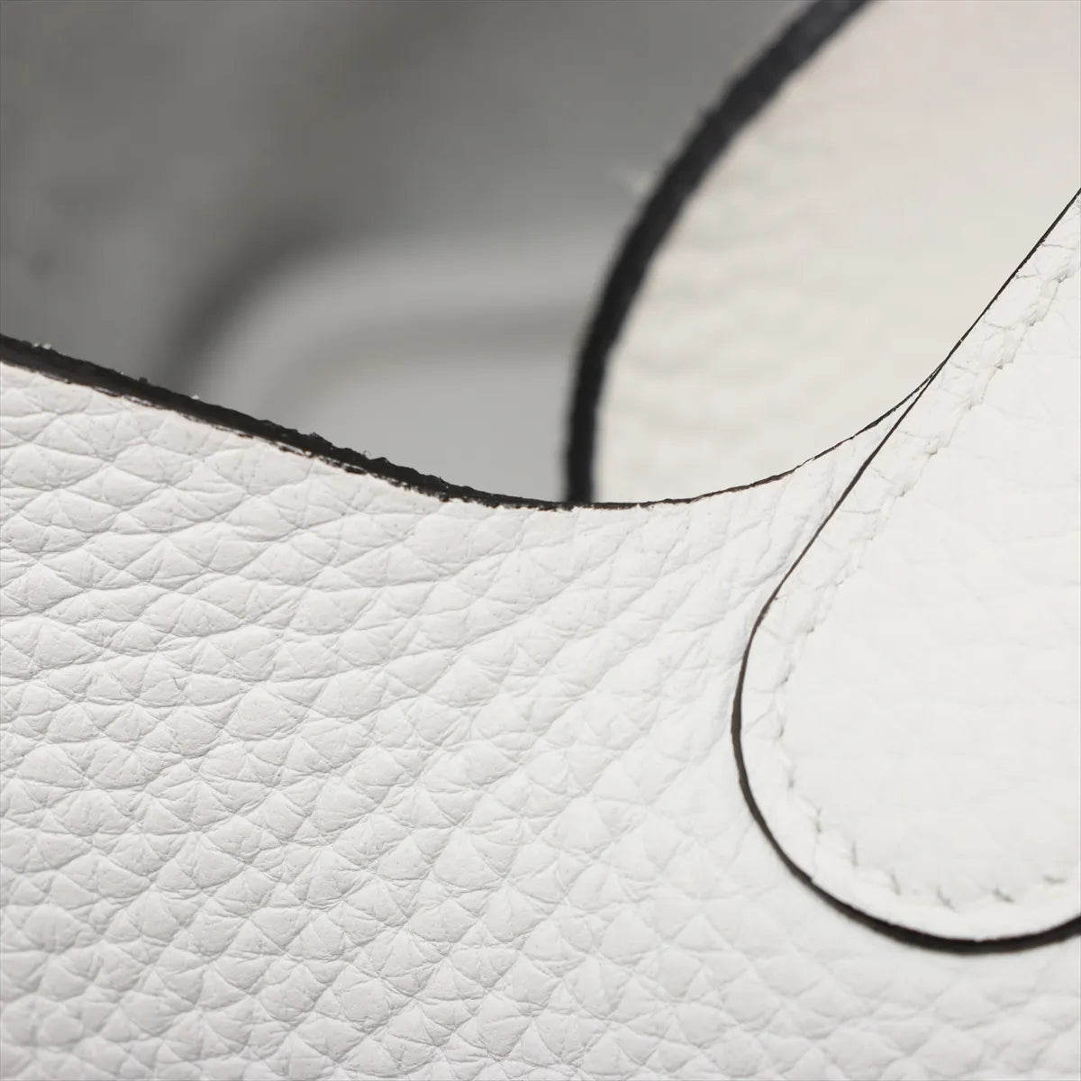 Hermes Taurillon Clemence Picotin Lock 18 PM New White