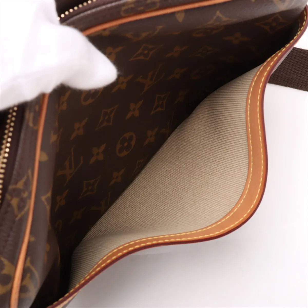 Louis Vuitton Monogram Reporter PM