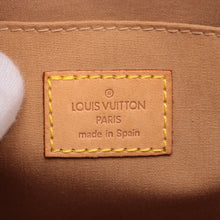 Load image into Gallery viewer, Louis Vuitton Monogram  Vernis Maple Drive Handbag