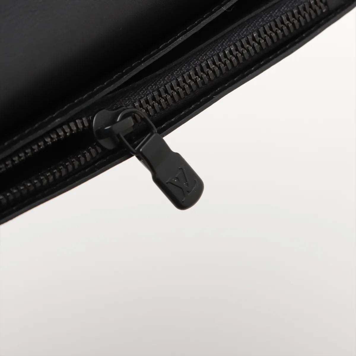 Louis Vuitton Monogram Shadow Brazza Wallet Noir