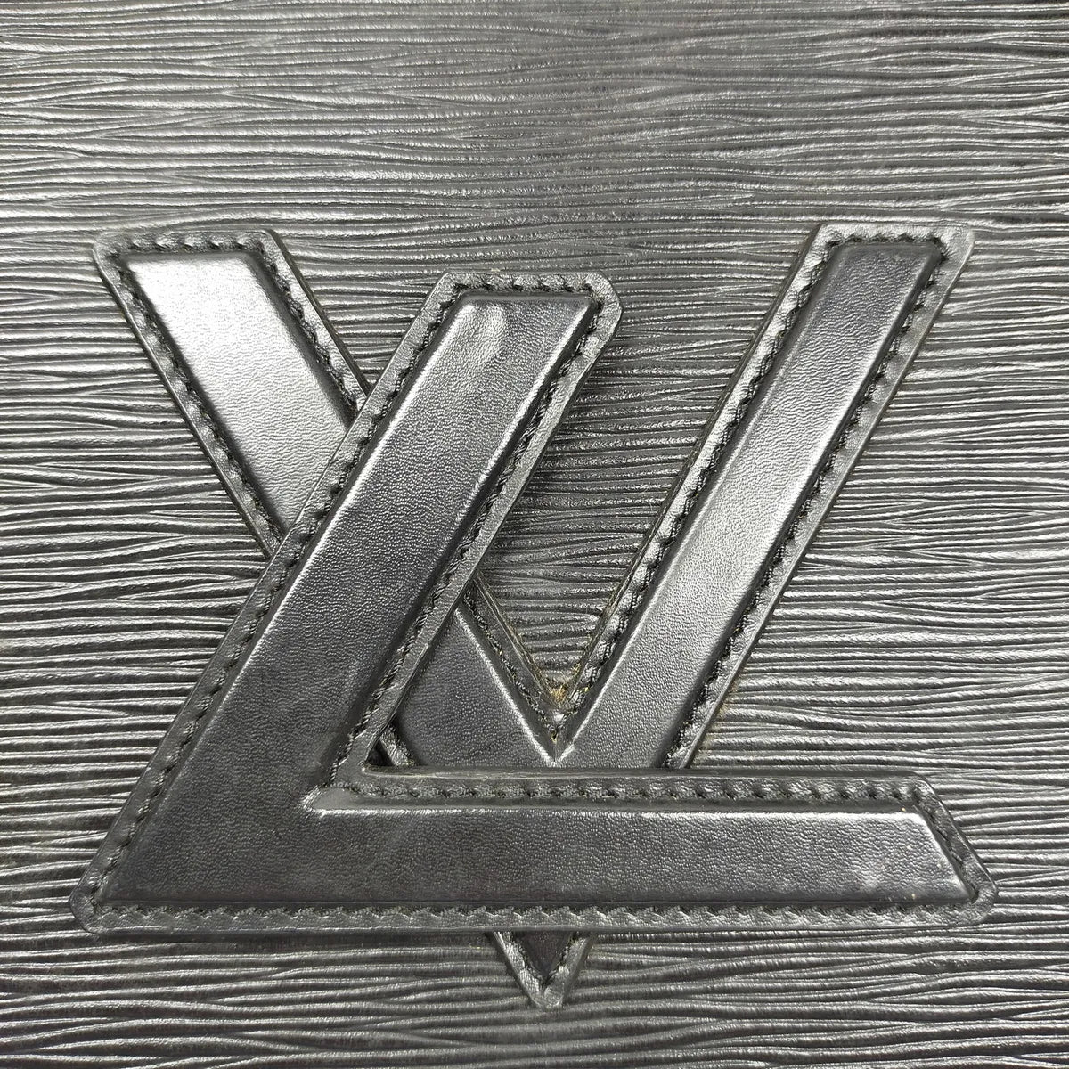 Louis Vuitton Epi Trapeze Clutch Bag Black — product photo 9
