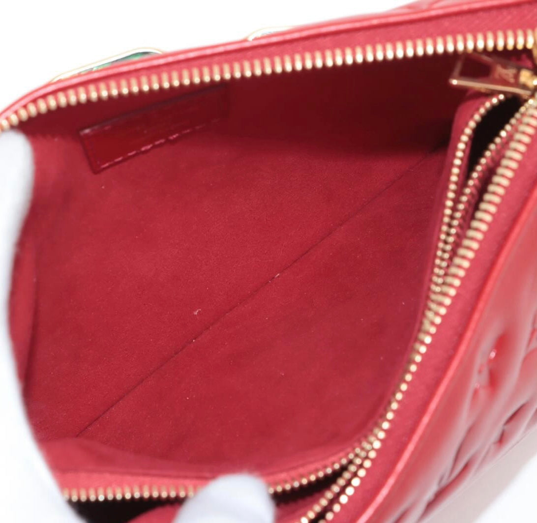 Louis Vuitton Coussin BB bag Review. 