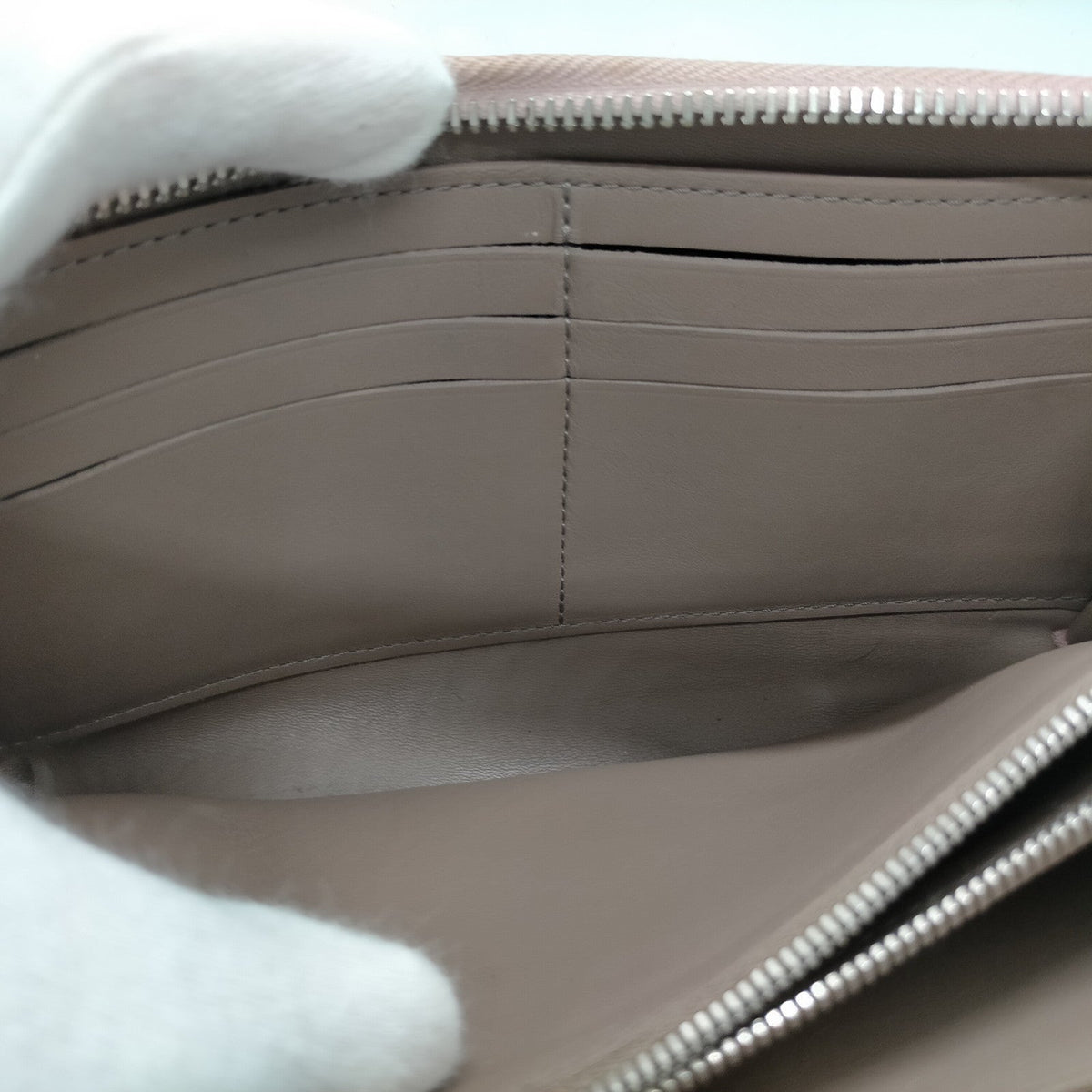 Louis Vuitton Pink Leather Zippy Wallet — original photograph 7