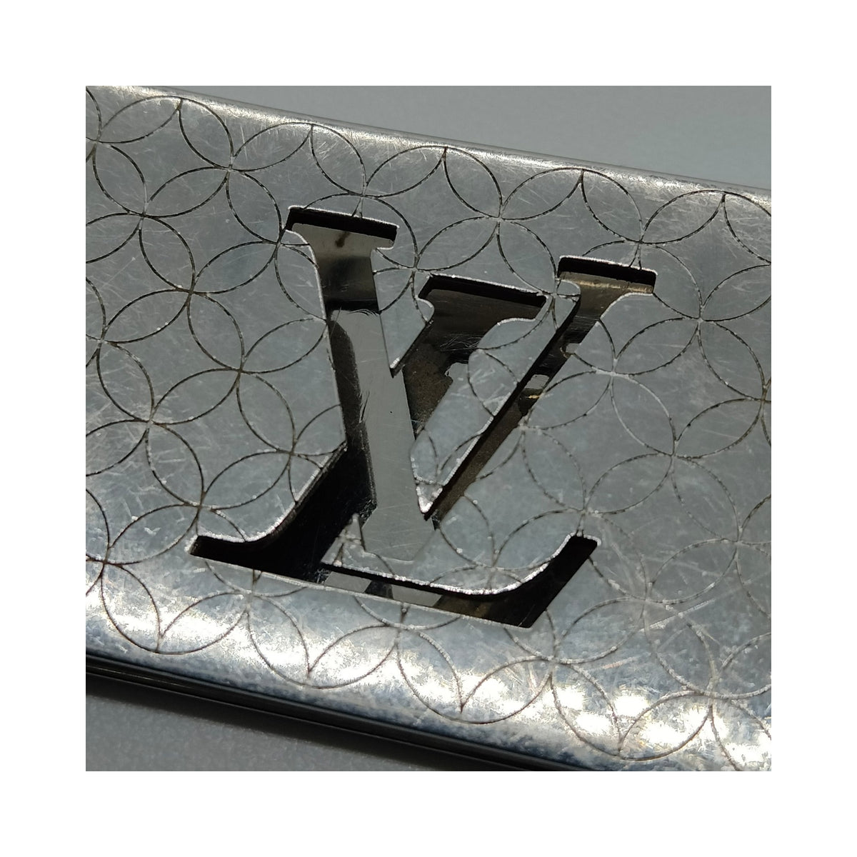 Louis Vuitton Silver-Tone LV Logo Money Clip — original detail