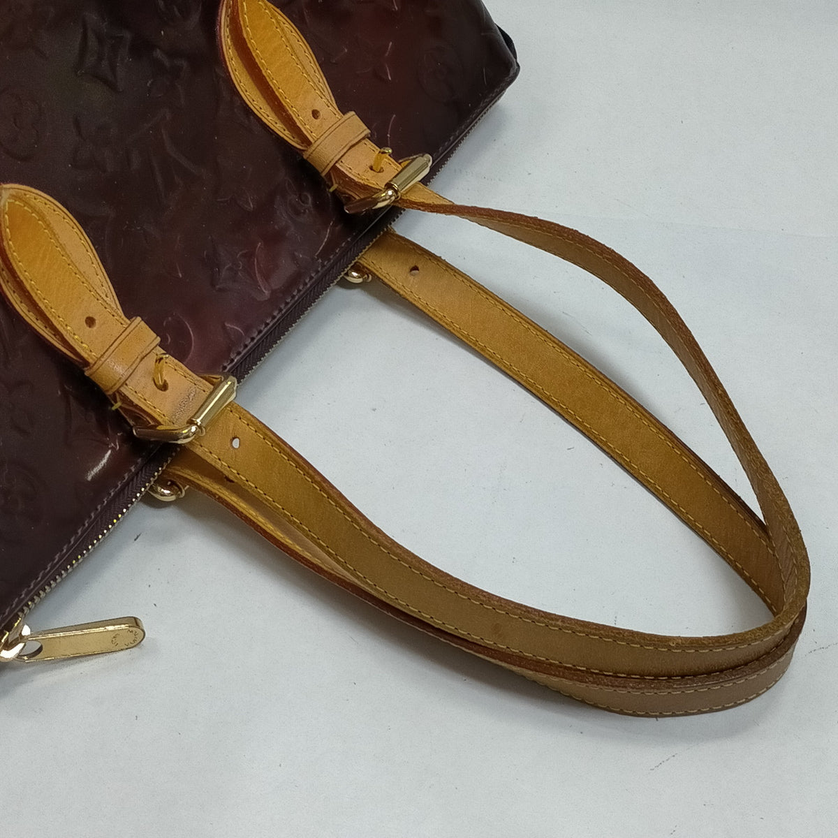Louis Vuitton Purple Monogram Vernis Rosewood Avenue Bag — original detail