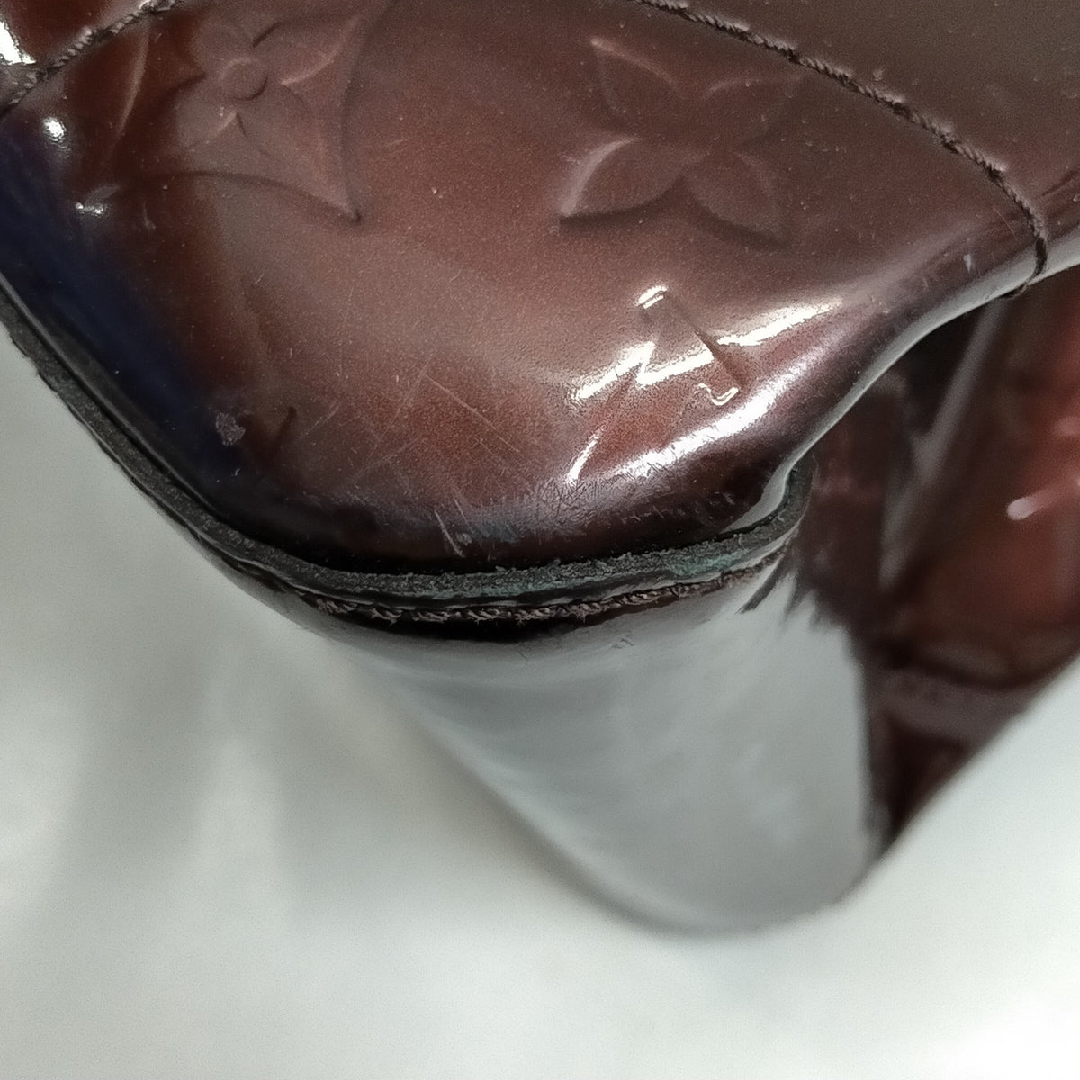 Louis Vuitton Purple Monogram Vernis Rosewood Avenue Bag — original detail