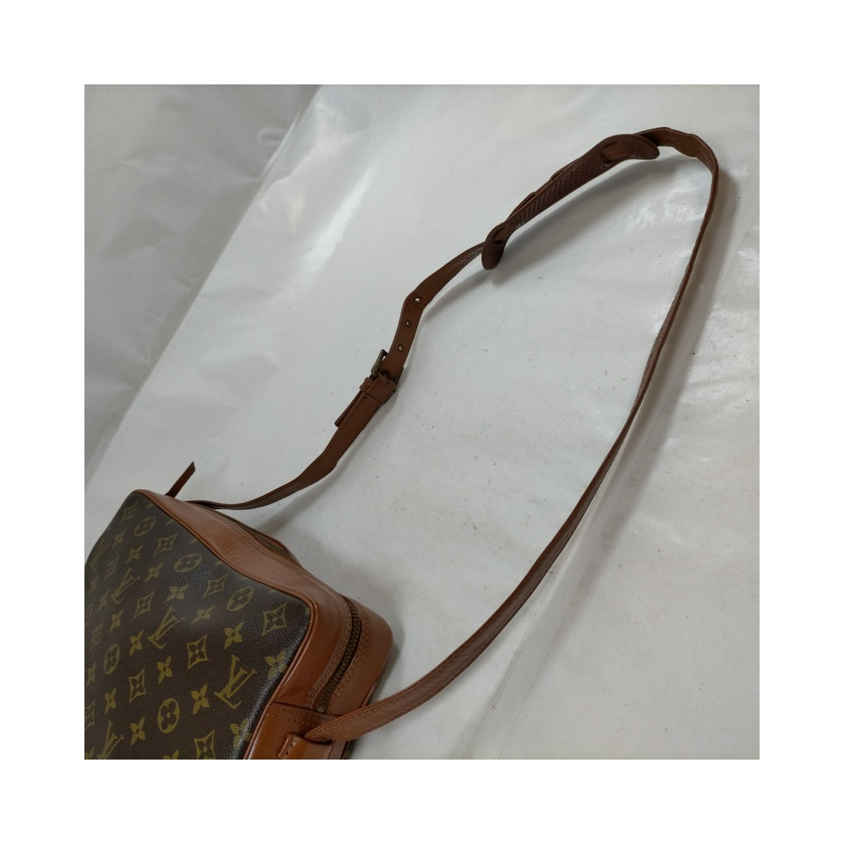 Louis Vuitton Monogram Sac Bandoulière Shoulder Bag — As Is — original detail 3